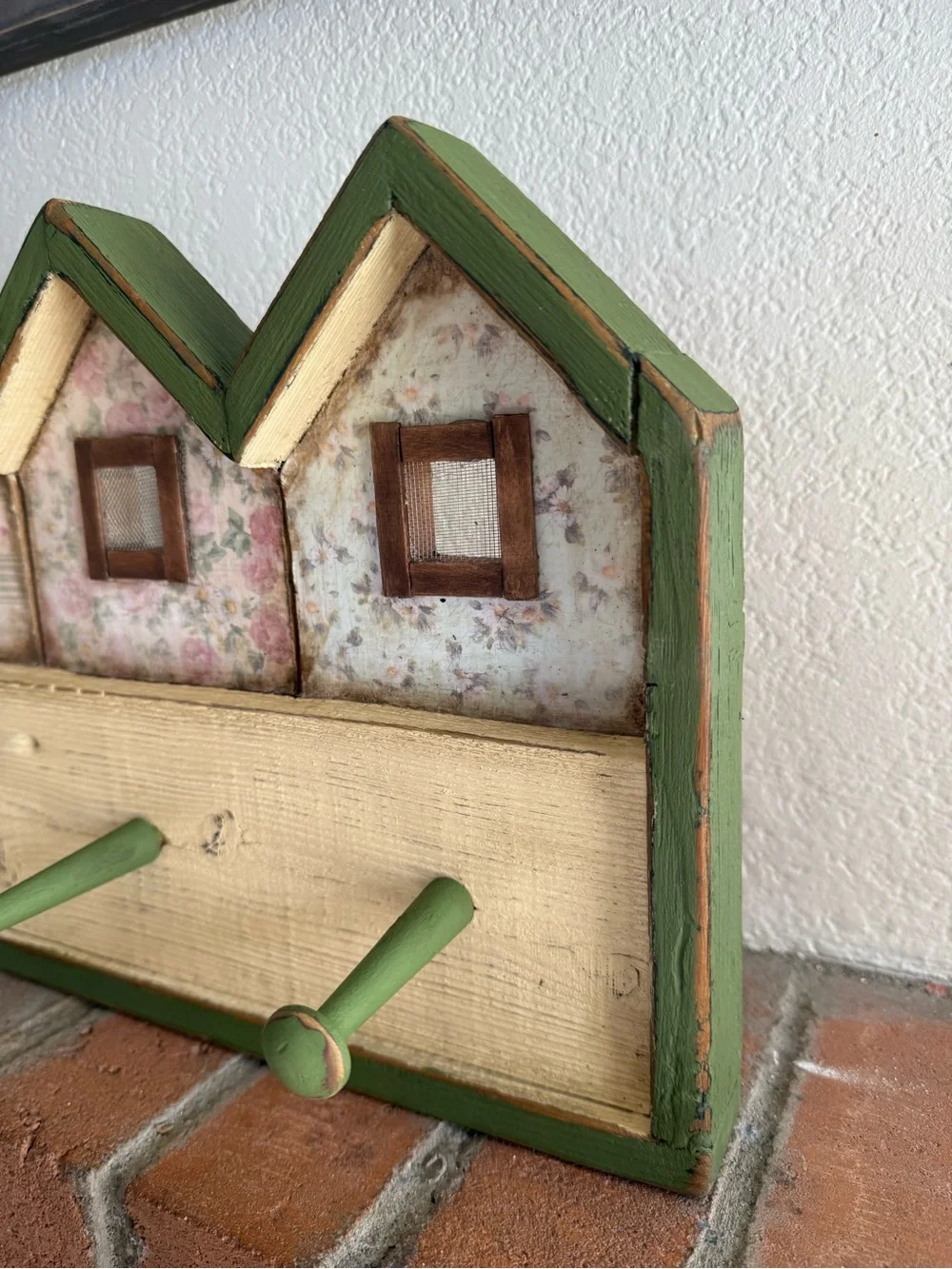 Wooden Cottage Wall Hook Rack in Green and Cream